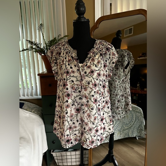 Daniel Rainn Floral Short Sleeve Blouse with a Lining Shell Size Medium - Picture 1 of 11